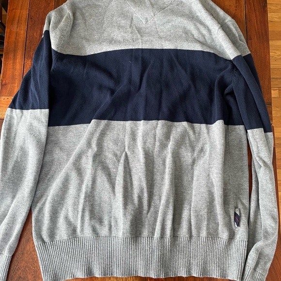 Tommy Hilfiger men’s cardigan, size medium - Picture 3 of 4